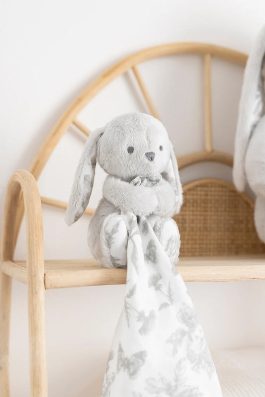 Augustin le Lapin Doudou imprimé inspiration Toile de Jouy gris